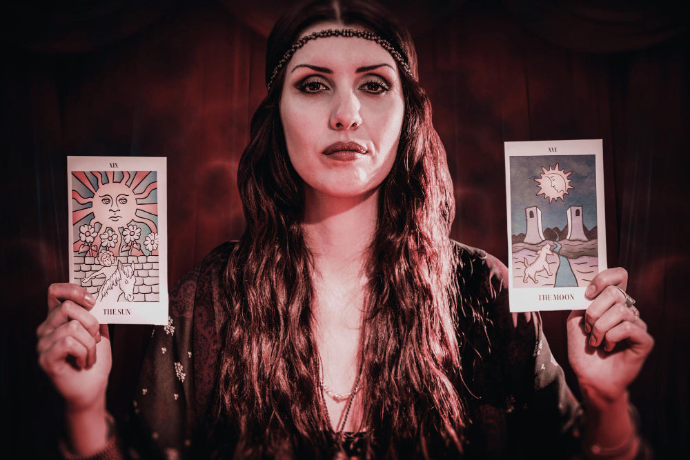Oracle Cards vs Tarot Cards: Key Differences Explained
