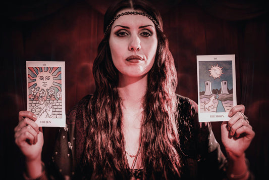 Oracle Cards vs Tarot Cards: Key Differences Explained